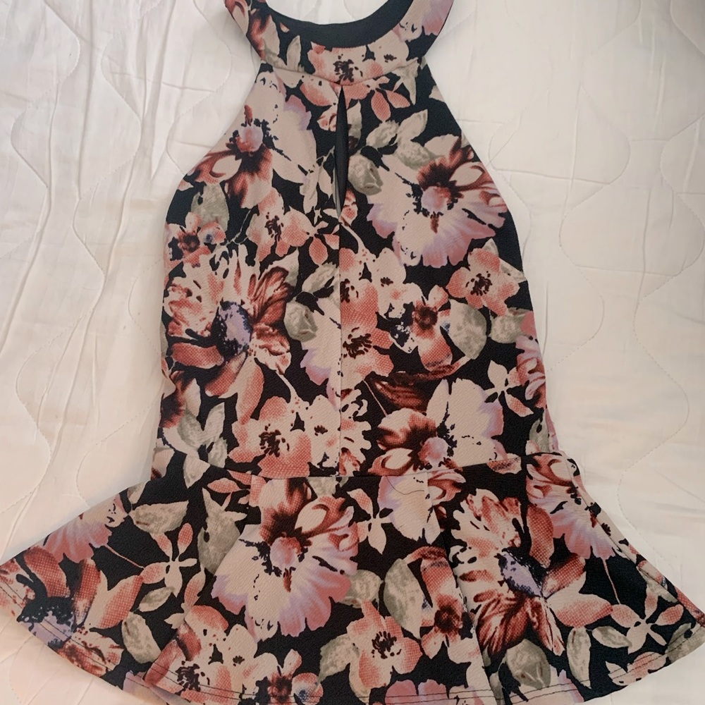 High neck, peplum going out top